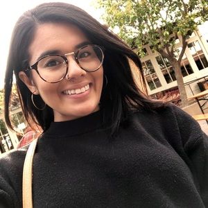 Meet your Posher, Perla